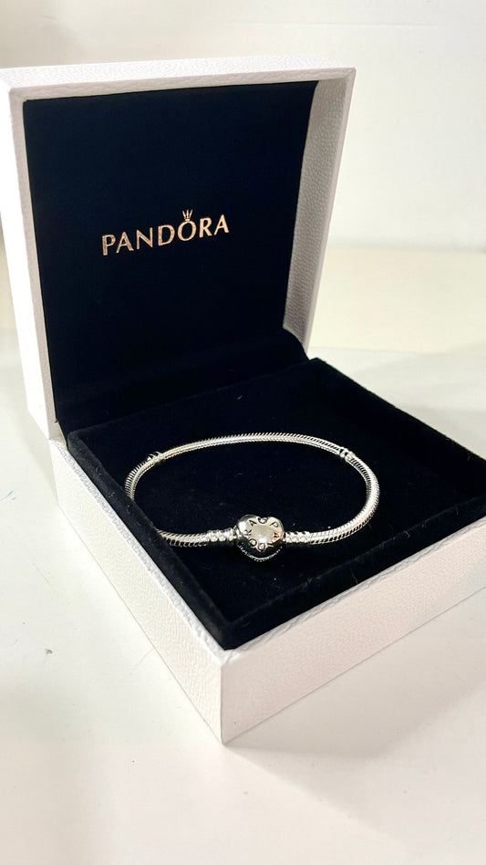 Pulsera Diseño Cadena de Serpiente y Corazón Brillante