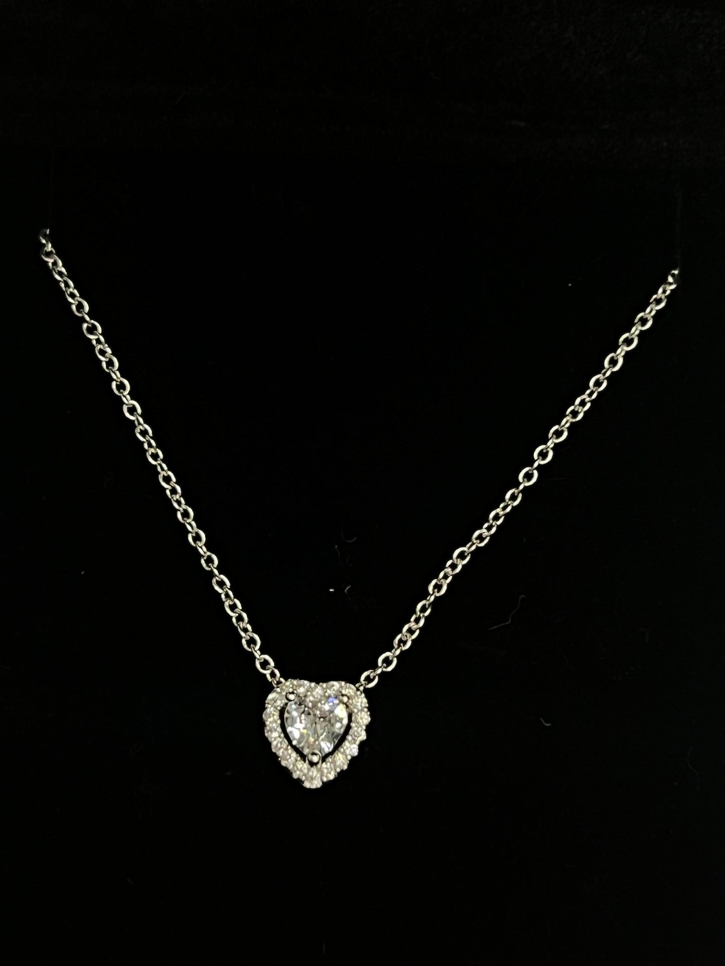 Collar Corazón en Relieve