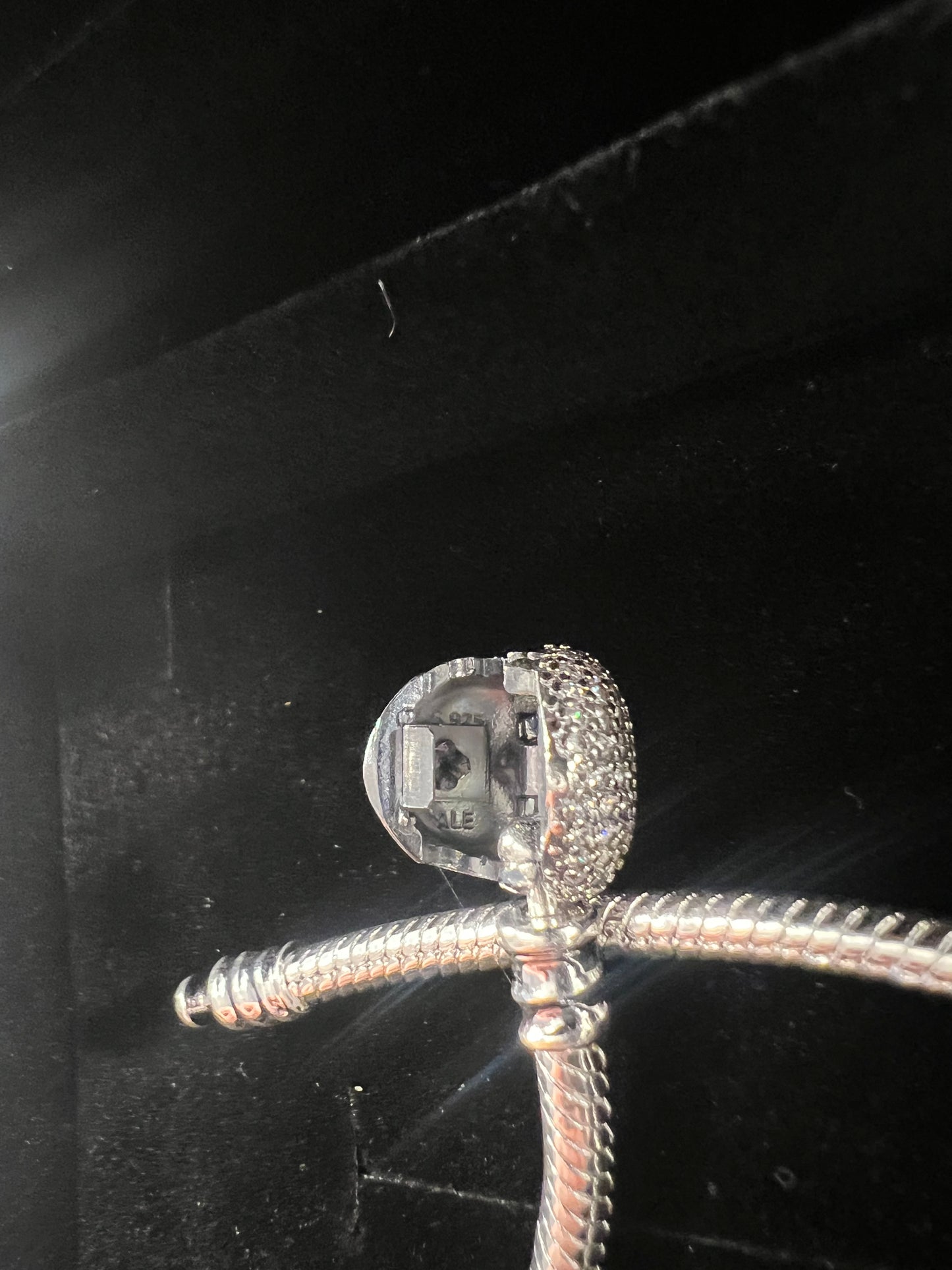 Pulsera Diseño Cadena de Serpiente y Corazón Brillante